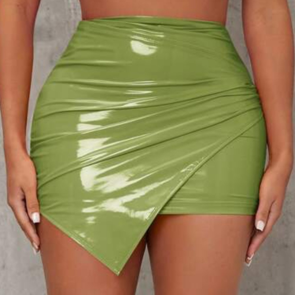 Green Leather Skirt Large (8/10)